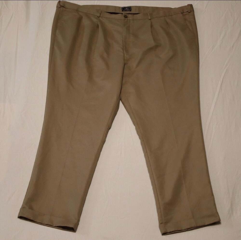 Dockers D3 Classic Fit Pleated Dress Pants, Size 54x32, Tan